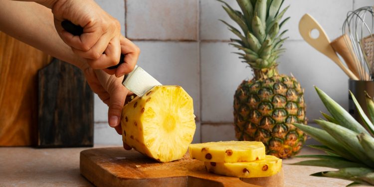 12 benefícios do abacaxi para a saúde que você não sabia