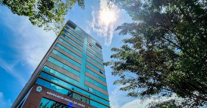 AGU lança edital para cadastro de reserva de estagiários de nível médio e superior