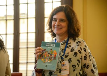 A ministra da Saúde, Nísia Trindade, durante lançamento da 6ª edição da Caderneta de Saúde da Criança (Foto: Tomaz Silva/Agência Brasil)