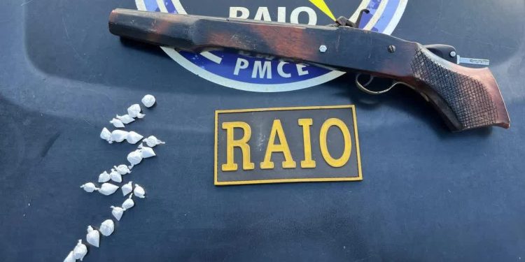 Policiamento do Raio apreende arma artesanal e drogas na zona rural do Crato