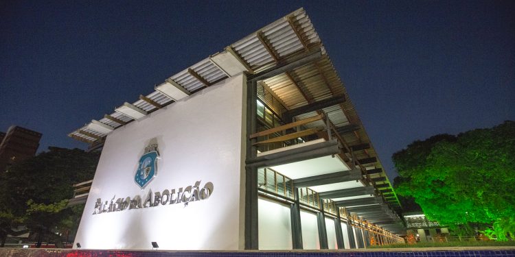 Elmano de Freitas anuncia mudanças na gestão de oito pastas no Governo do Ceará; veja quais