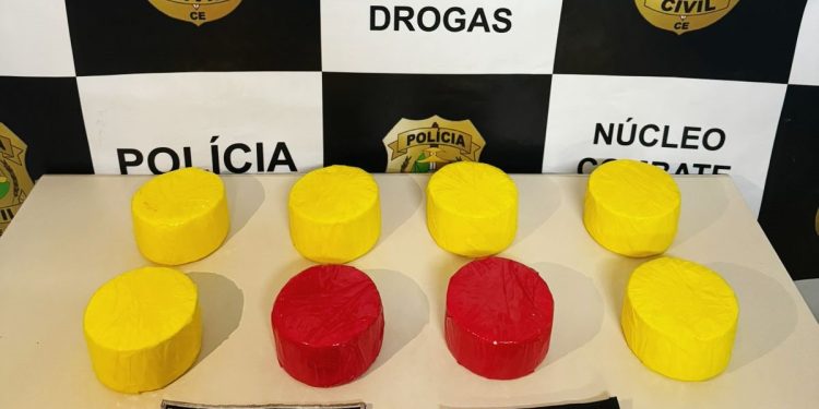 Mulher é presa em posse de 4 kg de cocaína dentro de um ônibus intermunicipal em Juazeiro do Norte