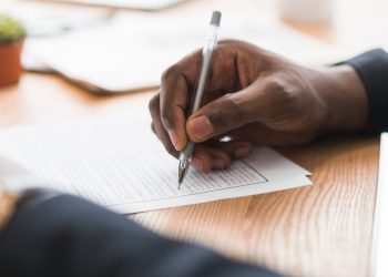 Concurso em prefeitura no Ceará tem mais de 400 vagas e salários de até R$ 6,3 mil