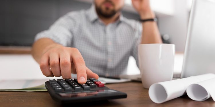 Imposto de Renda: Receita Federal restitui R$ 8,5 bilhões a contribuintes; veja se você está na lista