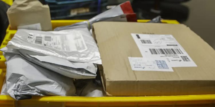 Saiba o que muda se a taxação de compras internacionais até US$ 50 for aprovada