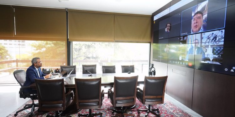 Em aula inaugural do Projeto H-TEC, Elmano destaca que transição energética é fundamental para o futuro da economia cearense