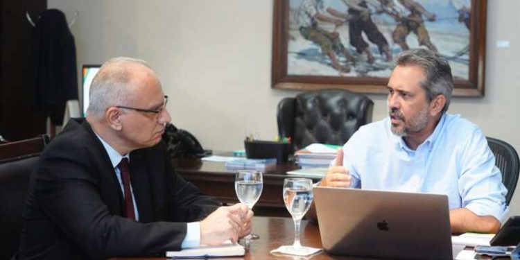 Elmano assina decreto que cria Comitê Estratégico de Segurança Integrada; entenda