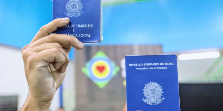 Com 752 vagas ofertadas, beneficiários do Ceará Sem Fome têm prioridade em oportunidades de emprego em supermercados