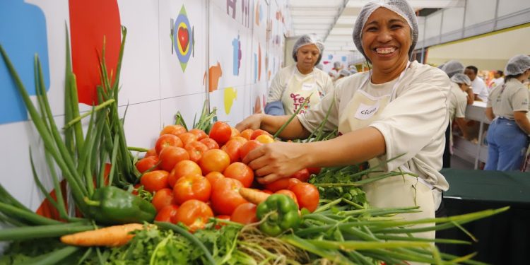 Ceará Sem Fome: em um ano, programa teve 13 milhões de refeições entregues