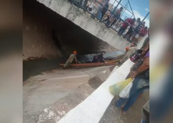 Homem é resgatado depois de cair em canal no Crato (Foto: Reprodução)