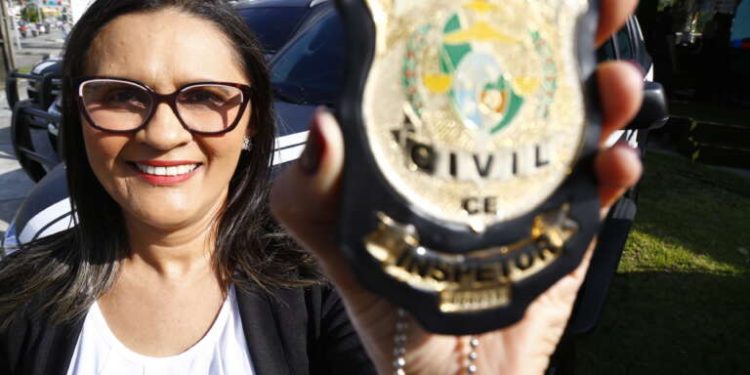 Reforço na segurança pública: Elmano de Freitas empossa 428 profissionais na Polícia Civil