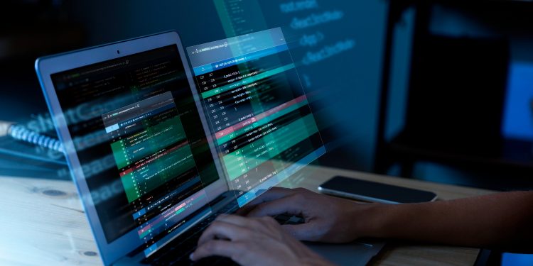 Estudantes da UFCA na área de TI poderão participar de formação remunerada; confira como se inscrever