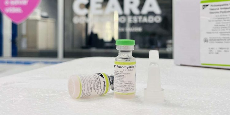 Dia D de vacinação contra poliomielite acontece neste sábado (8)