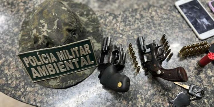 Quatro homens são presos no Crato enquanto transportavam armas de fogo e munições