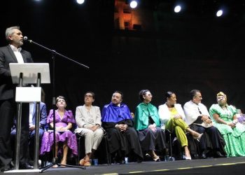 Governador Elmano de Freitas (PT) durante solenidade realizada no Centro Cultural do Cariri (Foto: Elizângela Santos)