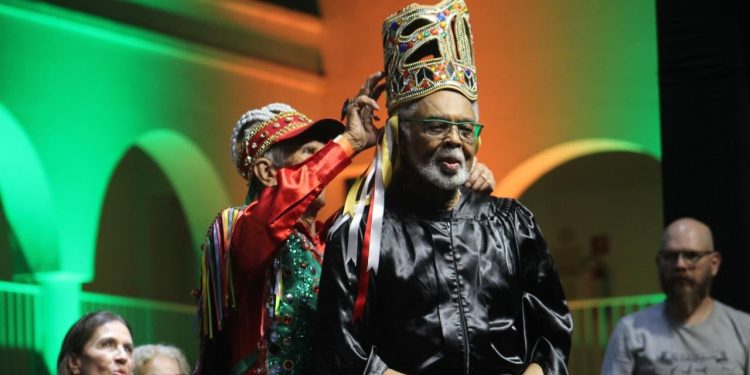 Em solenidade concorrida, Gilberto Gil recebe título de doutor honoris causa da URCA