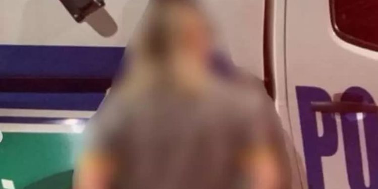 Mulher é presa suspeita de matar a própria filha asfixiada