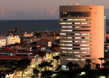 As carreiras para o TRF5 exigem o nível superior e tem ganhos de até R$ 13 mil (Foto: Divulgação/TRF5)