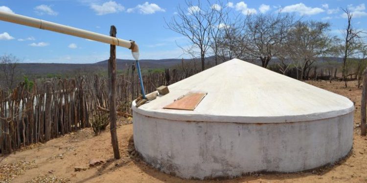 Mais de 11 mil cisternas serão construídas pelo Governo do Ceará em 80 cidades, anuncia Elmano de Freitas
