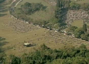 Silvio Santos é enterrado em cerimônia restrita aos familiares e amigos próximos