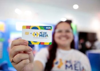 Por meio do Pé-de-Meia, o estudante recebe um incentivo mensal de R$ 200, que pode ser sacado em qualquer momento (Foto: Divulgação/Governo Federal)