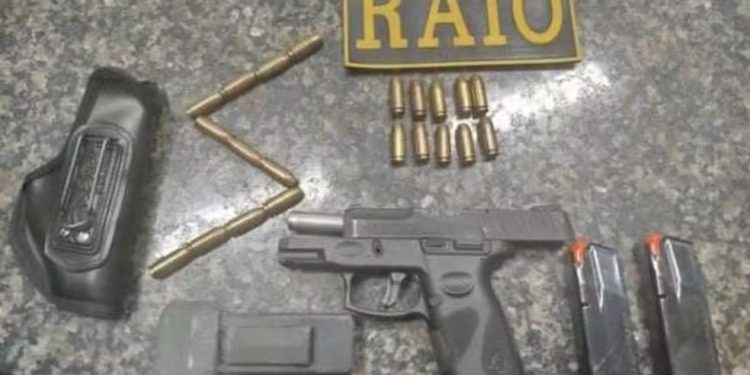 Crato: Motorista bêbado é preso com arma após mulher grávida gritar para policiais e pular do carro em movimento