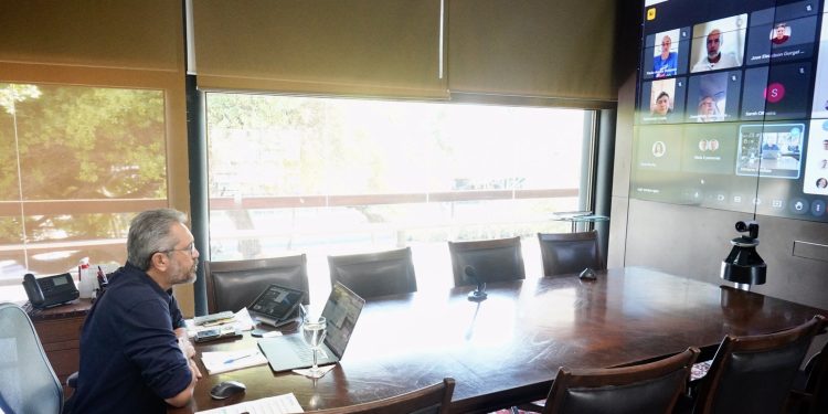 Projeto H-TEC: Governador Elmano de Freitas participa da aula inaugural da nova turma de formação em Energias Renováveis