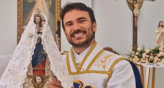 Sucesso na web, Padre Fabrício Rodrigues morre em grave acidente aos 29 anos