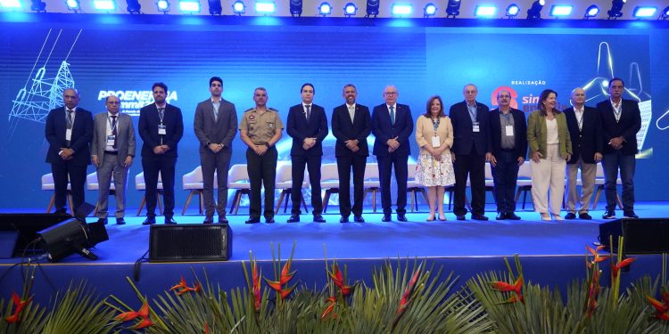 Ceará reforça liderança em energias renováveis na abertura do Proenergia Summit 2024