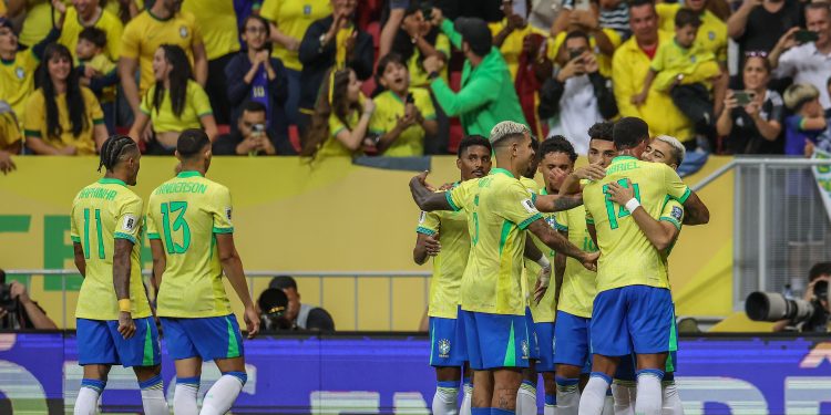 Luiz Henrique marca dois e Brasil derrota seleção peruana pelas Eliminatórias