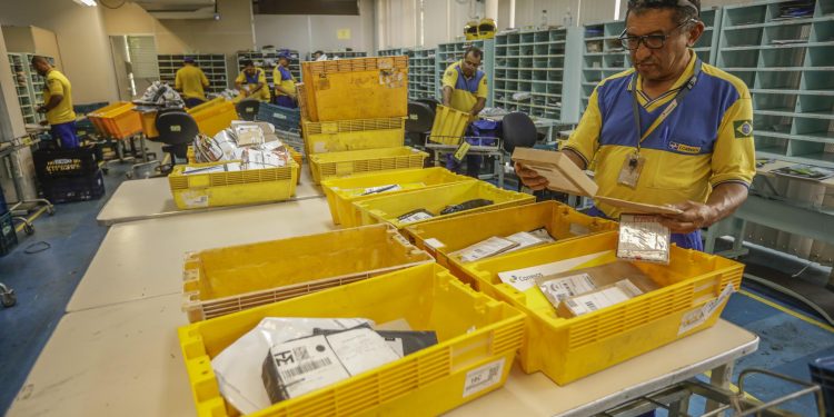 Correios fazem retificações no edital do concurso; saiba o que muda