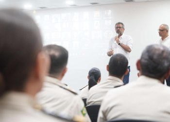 Governador Elmano de Freitas avalia positivamente operações de segurança durante o 1º turno das eleições no Ceará