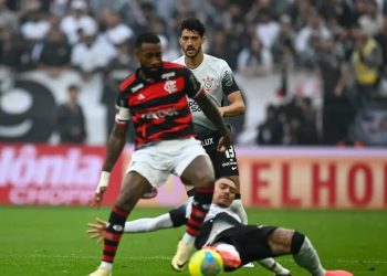 Flamengo, com um a menos, segura empate e garante vaga na final da Copa do Brasil contra o Atlético-MG