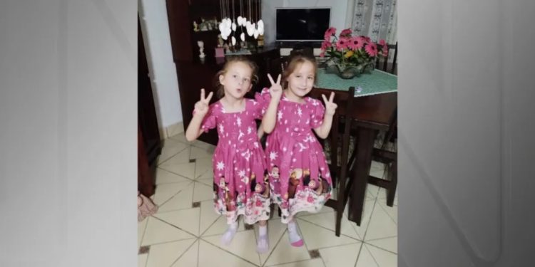 Gêmeas de seis anos morrem em intervalo de uma semana e mãe é presa