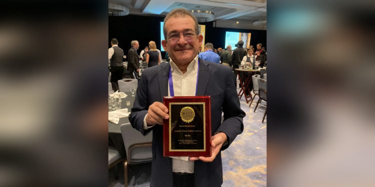 Professor da URCA recebe “Oscar da Paleontologia” por contribuição científica mundial