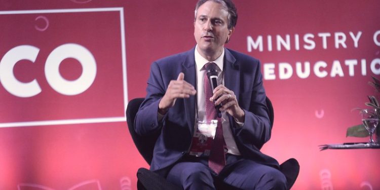 Pé-de-Meia Licenciatura vai pagar mais de R$ 500 para futuros professores, diz Camilo