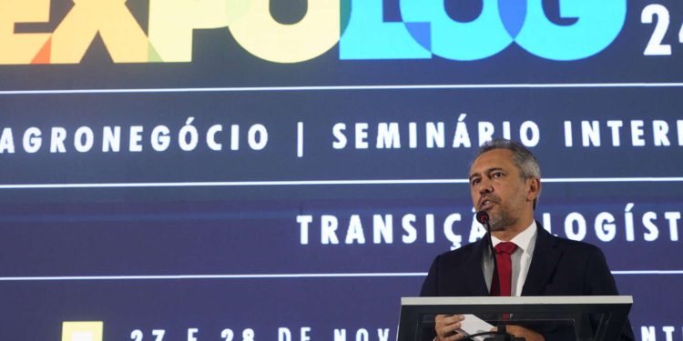 Expolog 2024: Elmano de Freitas destaca investimentos em logística no Ceará como impulso à economia