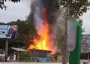 Casa de homem que atacou o STF pega fogo em SC; ex-esposa sofre queimaduras graves