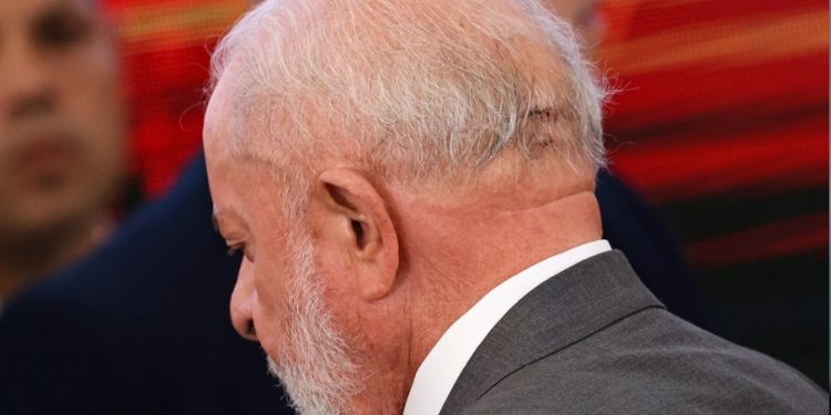 Lula realiza novos exames após queda e mantém agenda em Brasília