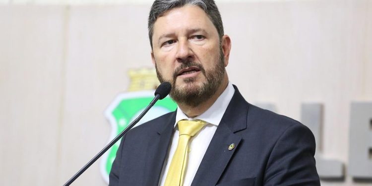 Elmano indica Romeu Aldigueri à presidência da Assembleia após consenso da base aliada