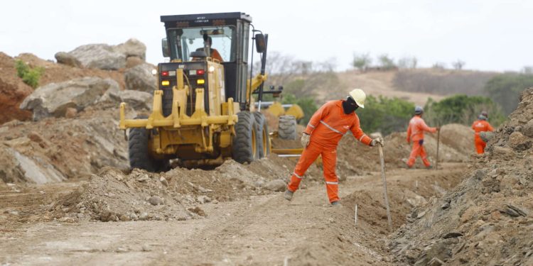 Com 71% das obras concluídas, Transnordestina avança para impulsionar economia no Ceará