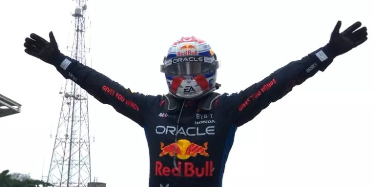 Verstappen conquista vitória épica no GP de São Paulo e amplia vantagem na Fórmula 1