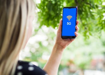 Operadoras têm até 2029 para ativar sinal em todo o país (Foto: Freepik)