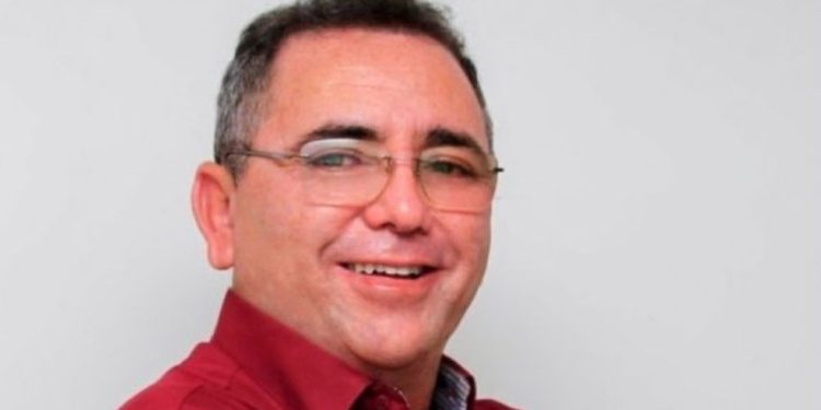 Justiça Eleitoral cassa mandato de prefeito de Araripe por abuso de poder político