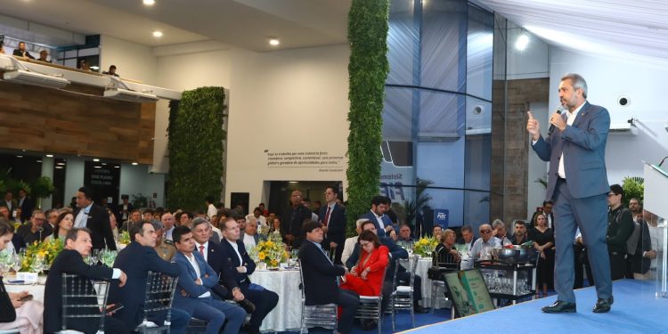 PIB do Ceará deve fechar 2024 com crescimento de 5,5%, acima da média nacional, anuncia Elmano de Freitas