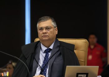 Dino suspende liberação de R$ 4,2 bilhões em emendas e pede investigação da PF
