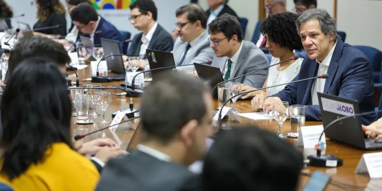 Haddad promete novas medidas de corte de gastos em 2025