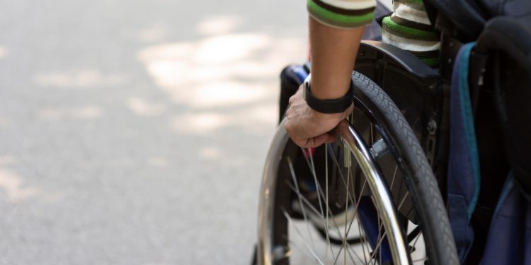 Lula sanciona mudanças no BPC, mas veta restrição a deficiências leves