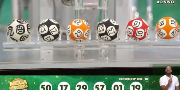 Mega da Virada: 8 apostas dividem R$ 635,4 milhões; veja dezenas sorteadas