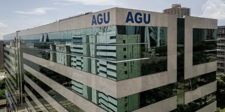 AGU solicita à Polícia Federal investigação sobre fake news e golpes envolvendo o Pix